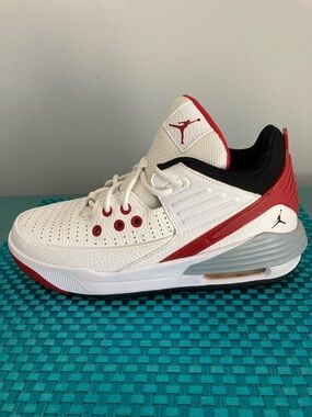 NIKE Jordan Max Aura 5  White/Red/Grey/Black Big Kids Shoes Size 6.5Y